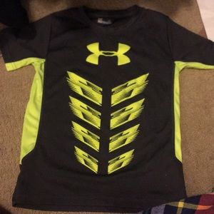 Boys underarmour shirt